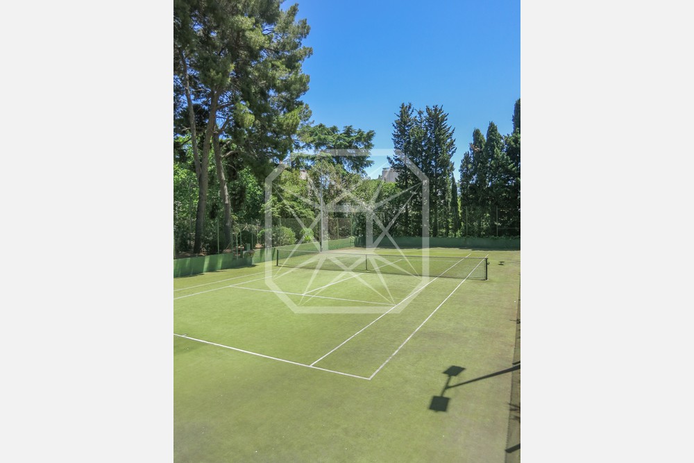 Un asombroso jardín con piscina en el cielo de Pedralbes