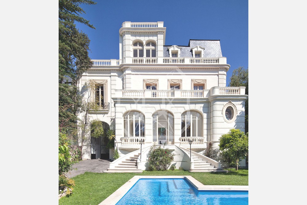 Formidable palacio con piscina en Sarriá